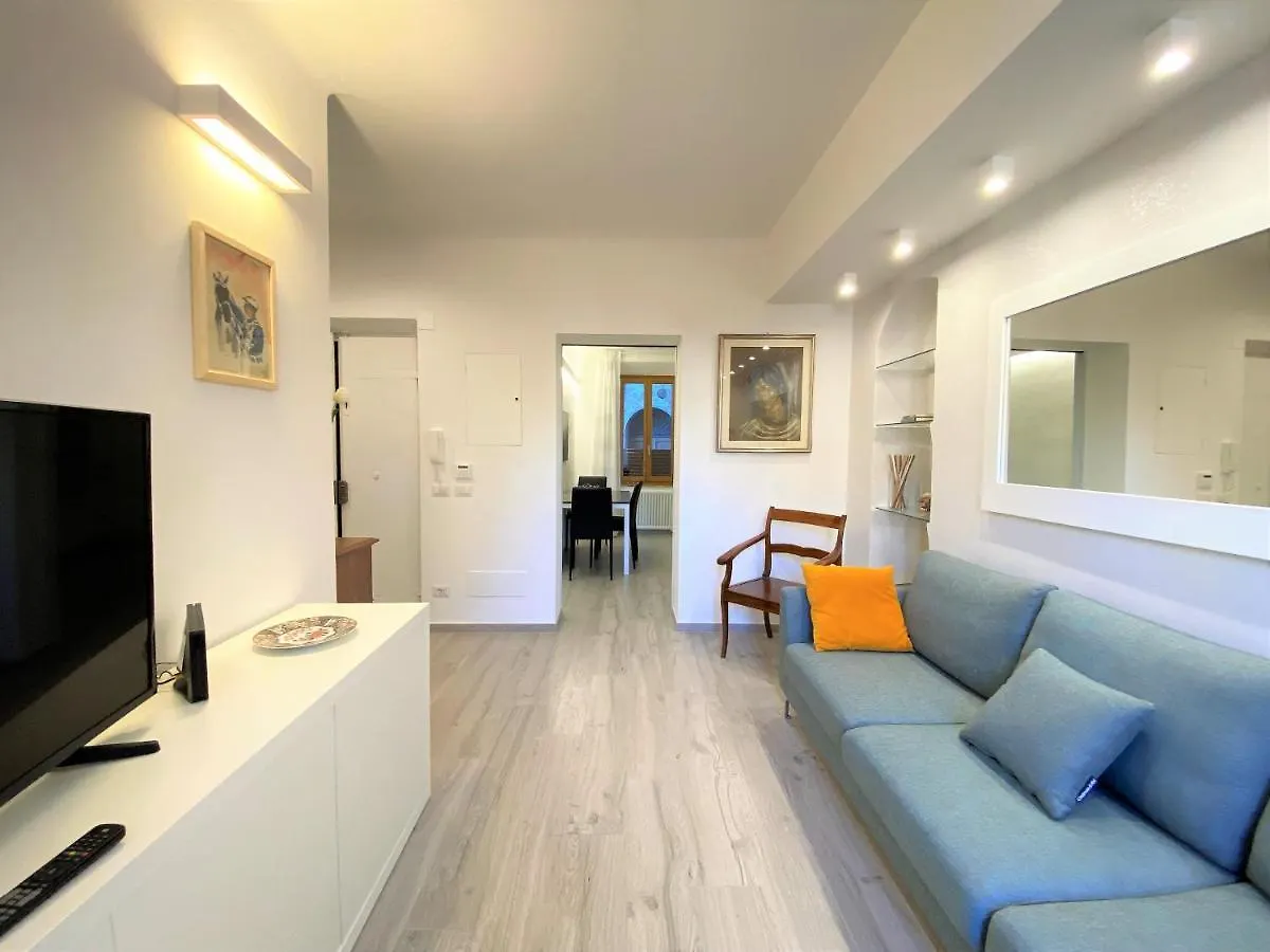 Casa Stella- A Due Passi Dal Corso Di Siena Apartment Italy